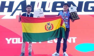 Óscar Arnéz  y su tutor, Julio Gamarra/Foto. RRSS