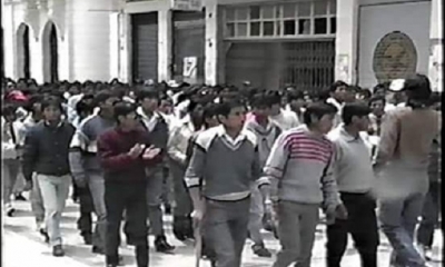 Marcha universitaria del 6 de febrero de 1992, en la ciudad de Oruro. Foto: Urgente.bo