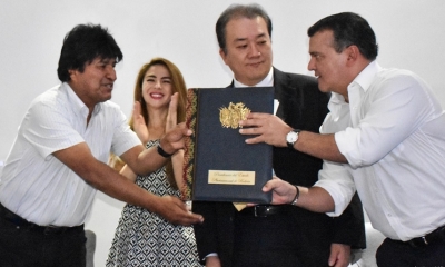 l Presidente del Estado Plurinacional de Bolivia, Evo Morales Ayma, asistió a la firma del convenio de asfaltado de la carretera Okinawa/Foto. ABI