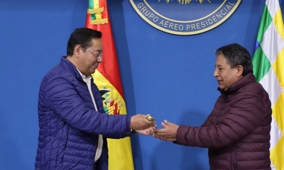 El presidente Luis Arce dejó el bastón de mando al vicepresidente David Choquehuanca.