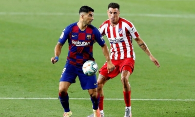 Messi anotó a lo Panenka, suave y por el centro de la portería, el gol 700 de su carrera