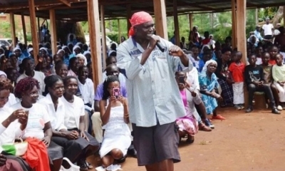 El padre Paul Ogalo y su rap para atraer fieles. Foto: Internet