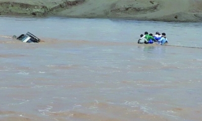 Camino es destruido por el agua