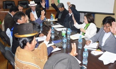 Votación en la Comisión Mixta de Constitución, elmiércoles por la noche.