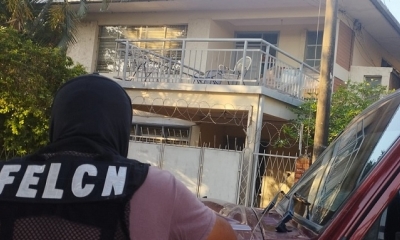 Se allanó un inmueble en donde se secuestró documentos que presuntamente tienen información sobre el origen de este cargamento ilícito.