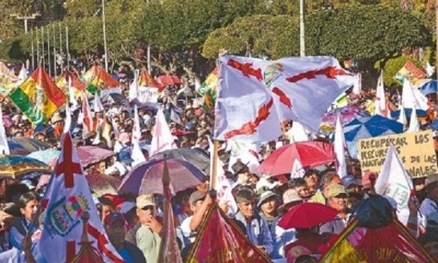 Un cabildo organizado por cívicos exigió la renuncia de Esteban Urquizu. Foto: El Deber