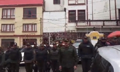 Los comunarios no dejaron inaugurar una casa del MAS/Foto. Captura de pantalla 