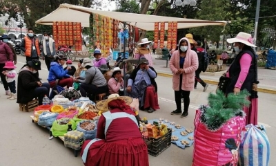 Comerciantes pusieron un puesto de venta en la calle 