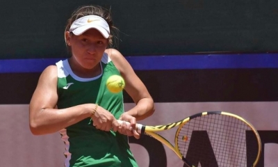 La tenista boliviana Gabriela Cortés, durante una acción de juego. APG