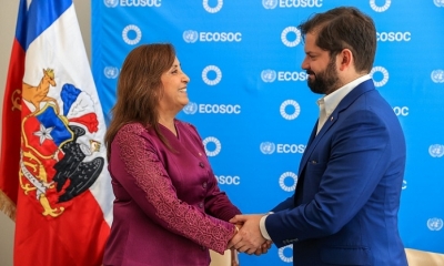 La presidenta peruana, Dina Boluarte, con su par chileno, Gabriel Boric, tras reafirmar lazos de amistad e integración