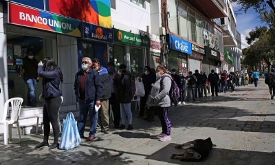 Las personas que no lleven carnet de vacunación no podrá ingresar a los bancos 