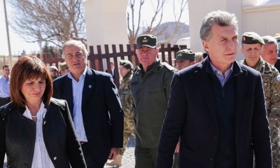El expresidente argentino Mauricio Macri, primero de la derecha. 
