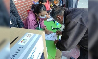 La votación en el municipio de Colcapirhua se realizó con algunas dificultades por el atraso de los jurados