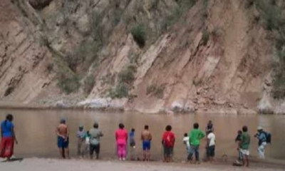 Pobladores en el río Pilcomayo. Foto: OCMAL