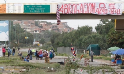 Bloqueo de la avenida Petrolera persiste desde hace 10 días.