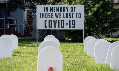 Lápidas en memoria por las víctimas del Covid-19 en Miami, Florida. | EFE