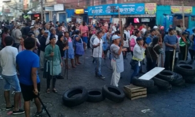 Así se encuentran los comerciantes que se resisten al traslado/Foto. Leo