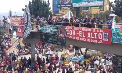 Concentración de personas en el cabildo en El Alto.