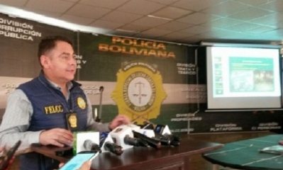 Coronel Jhonny Aguilera, en conferencia de prensa. Foto: Erbol