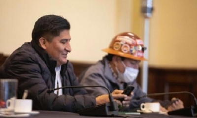 Andrés Flores, jefe de bancada del MAS en Diputados en la reunión con la oposición y el Vicepresidente. 