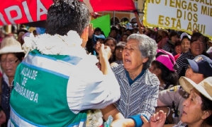Leyes, es investigado por el caso de las mochilas con sobreprecio/Foot. RRSS