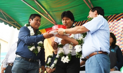 El presidente Evo Morales entrega sede sindical a trabajadores del volante