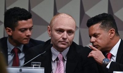 El experto en informática Walter Delgatti (c) declara hoy ante la Comisión Parlamentaria Mixta de Investigación (CPMI)