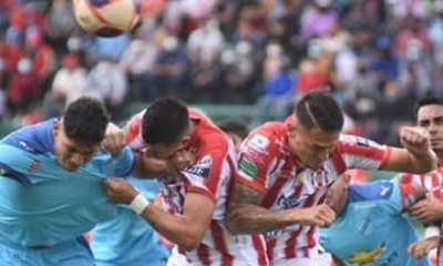 Partido luchado y equilibrado en el estadio Patria. 