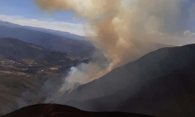 El incendio en Pocona provocó una gran columna de humo. | Gobernación de Cochabamba