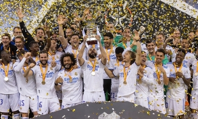 Los jugadores del Real Madrid celebran su victoria ante el Athletic en la final de la Supercopa de España