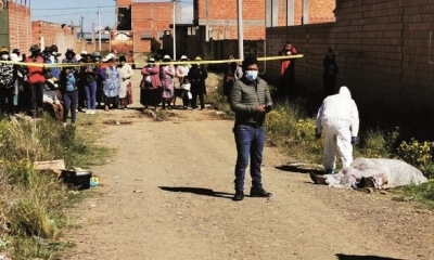 El levantamiento del cadáver en la urbanización Renacer. 