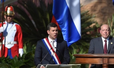 Foto/ AFP : Santiago Peña durante sur primer discurso como presidente de Paraguay.