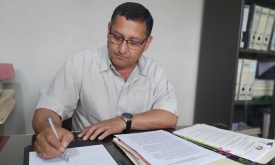 Oscar Montes promulgó la nueva Ley del 8%