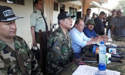 El ministro de Gobierno, Carlos Romero, y autoridades de la FELCN. Foto:Ministerio de Gobierno