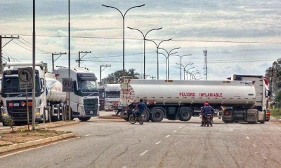Cisternas con combustibles afectadas por el bloqueo de carreteras. 