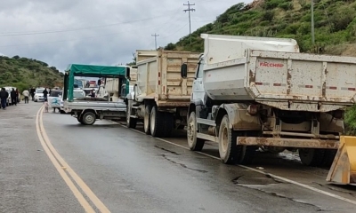 medios de transporte parados por bloqueos en Tarija