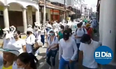 Médicos marchan en apoyo a los doctores Rómulo Calvo y Fernando Castedo. Captura. El Dia