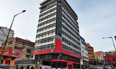 Empresa estatal del petróleo en La Paz. 