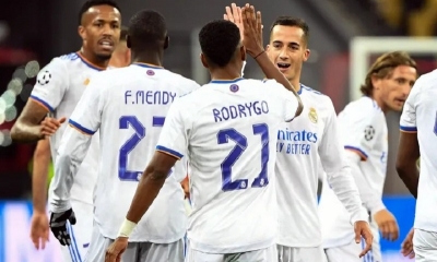 Jugadores Merengue celebra un gol.