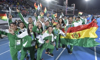 Los mejores atletas del Siglo XX se turnaron en la recta final del camino de la antorcha olímpica