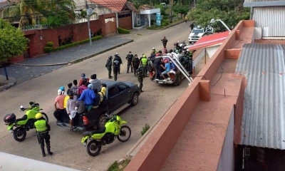 Los grupos de desbloqueo junto a la policías - Redes