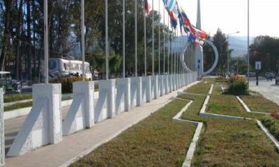 Las mujeres se bajaron a la altura del Obelisco en la zona de la ex terminal, en el carril del medio de la avenida Las Américas