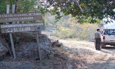 Por este camino se ingresa a Astillero.