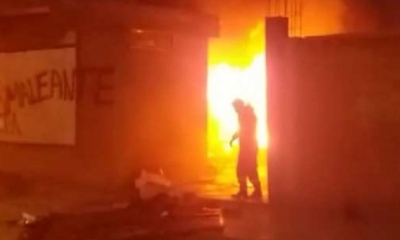 Los bomberos apagaron el incendio/Foto. ED