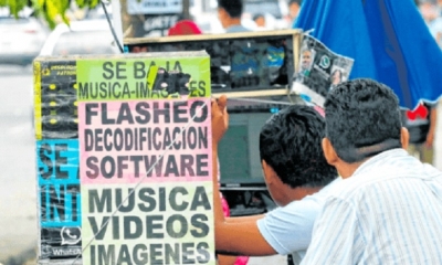 Los técnicos de los equipos celulares, se han dado modos para activar los equipos pese a los bloqueos. Foto: EL DEBER