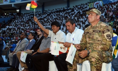 El presidente Evo Morales inauguró el lunes los XXIII Juegos Suramericanos Escolares en el Coliseo polideportivo del municipio de Quillacollo.