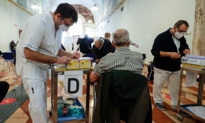 84,86 % de la población en Italia mayor de 12 años tiene las dos dosis de la vacuna