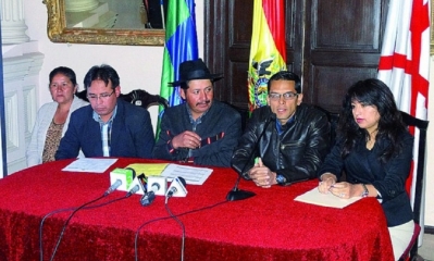 Autoridades presentaron a la empresa consultora/Foto. RRSS