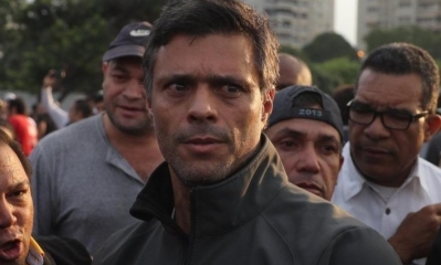 Leopoldo López fue sacado de su arresto domiciliario por algunos militares/Foto. RRSS