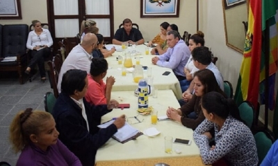 La reunión estuvo a la cabeza del gobernador Alex Ferrier/Foto. RM